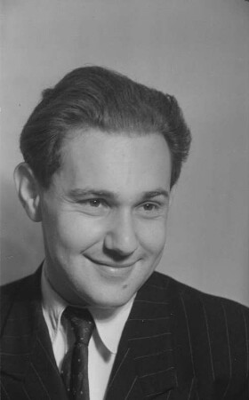 Porträtaufnahme des Schauspielers Otto Tausig : Porträtaufnahme