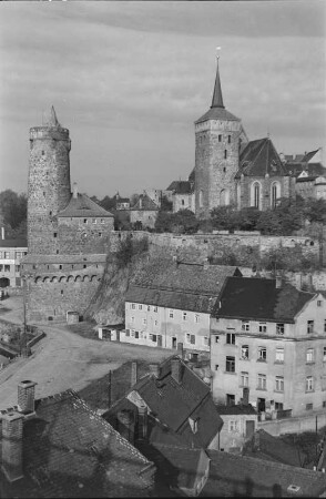 Bautzen. Blick auf die Alte Wasserkunst mit Michaeliskirche