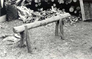 Holzbock aus Terpe : Hausrat - Hausarbeit. Ort: Terpje / Terpe. Holzbock.