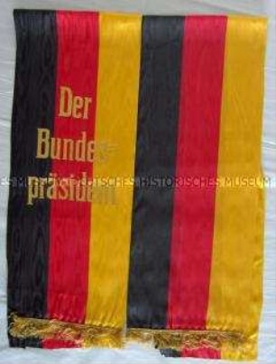 Kranzschleife zum Volkstrauertag 2013