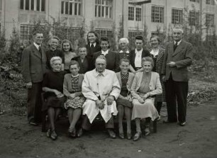 Belegschaft, Strickwarenfabrik Eknit, Roßwein, 1947