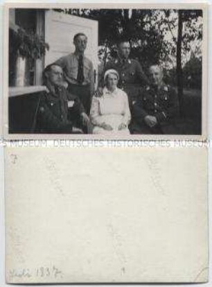 Soldaten mit Krankenschwester