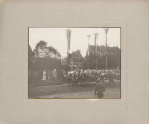 Großherzog Friedrich I. und Kaiserin Auguste Viktoria in Festpavillon.