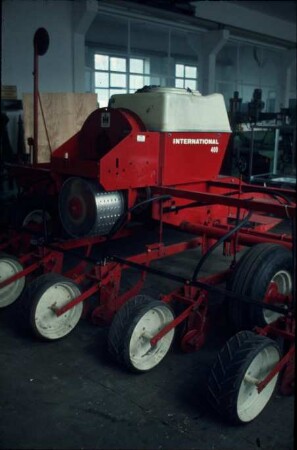 Fotografie: Sätechnik, Einzelkornsaat, Pneumatische Einzelkornsämaschine (Saugluftprinzip)