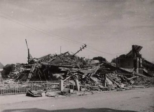 Zerstörungen Zweiter Weltkrieg. Saarlandstraße (Knielingen)