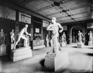 Dresden. Japanisches Palais. Saal 8, Antikensammlung, Saal der Sphäristen, Raumgestaltung von Gottfried Semper