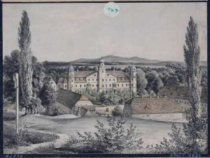 Das Schloss in Hermsdorf (Ottendorf-Okrilla) bei Dresden (nach einem Brand 1729 als Barockschloss errichtet), Blick nach Nordosten