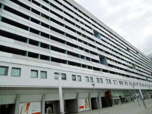 Dresden: Wohnzeile Prager Straße
