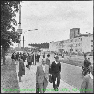 Feierabend am Kernforschungszentrum Karlsruhe (KfK)