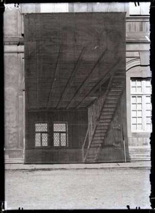 Schloßtheater; Kulisse, Diele mit Treppe