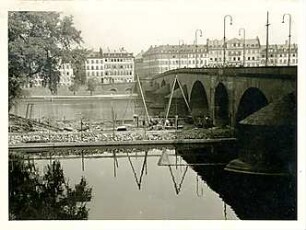 Grund, Peter; Frankfurt; Haus auf der Maininsel neben der Alten Brücke - Baustellenfoto
