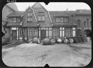 Nordhausen, Bahnhofstraße 25. VEB Nordbrand Nordhausen. Hofansicht