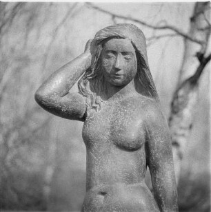 Inge : Inge. Bronze; Höhe 167 cm (1949; W. Arnold). Hüftstück