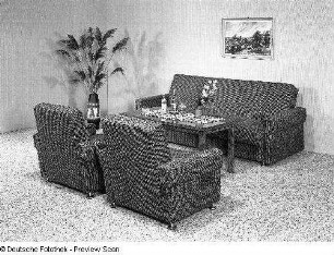 Sitzgruppe mit Couchtisch (1984; VEB Möbelkombinat Zeulenroda-Triebes (ZEUTRIE))