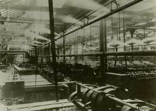 Hanfseilfabrik : Luftbefeuchtung: Wassersprühanlage in einer Hanfseilfabrik, ausgeführt von der Fa. Danneberg und Quandt Berlin
