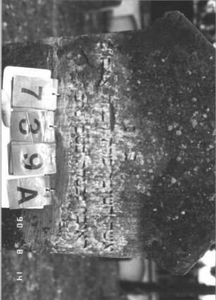 Grabstein 739 (Index: 99788517) Material: Sandstein Zustand: zerbrochen und repariert, sehr stark verwittert mit fast vollständigem Textverlust Maße HxBxT: 132x63x14 cm Symbolik: Vierpaß: Grabstein 739A