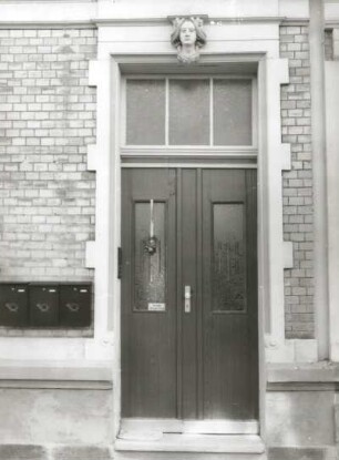 Markneukirchen, Lessingstraße 1. Wohnhaus (um 1890). Haustür