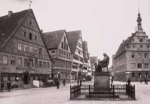 Dinkelsbühl, Markt : Dinkelsbühl. Markt mit Christoph-von-Schmid-Denkmal, Hotel gold'ne Rose und Ratstrinkstube