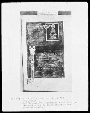 Evangeliar aus Werden — Zierseite mit Initiale I (NITIUM) und Markus-Miniatur, Folio 38recto