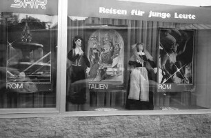 Freiburg: Schaufensterwerbung für Italien; Studentenreisebüro Universitätsstraße