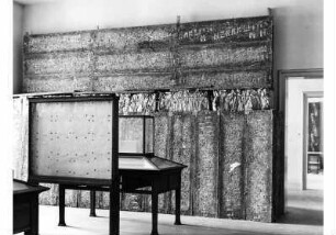 Sicherung der Kunstwerke vor Kriegseinwirkungen im Samarra-Saal des Museums für Islamische Kunst im Pergamonmuseum, Raum 4