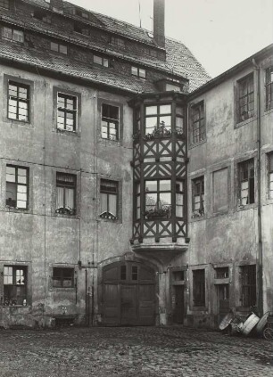 Rochlitz, Wohnhaus Dr. Michels, Hof mit Erker