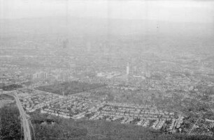 Frankfurt, Sachsenhausen: Luftbild, mit Henninger-Turm