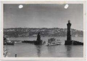Lindau im Bodensee, Hafeneinfahrt und Leuchtturm