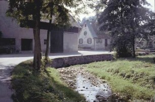 Heitersheim: Dorfbach; Schleife mit Bauernhäusern