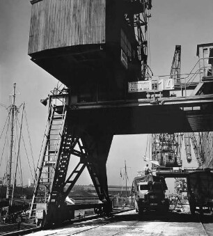 Archivfotografie "staedte_karlsruhe_hafen_3125"