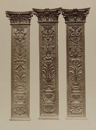 Holzpilaster im Istituto di Belle Arti, Siena