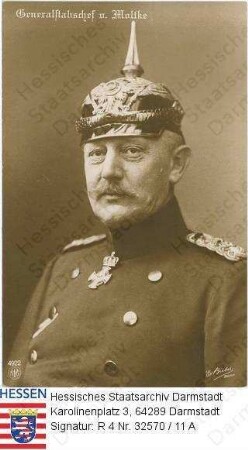 Moltke, Helmuth Graf v. (1848-1916) / Porträt in Uniform mit Orden und Helm, Brustbild