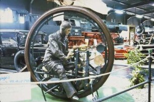 Sinsheim. Erstes einrädriges Motorrad der Welt