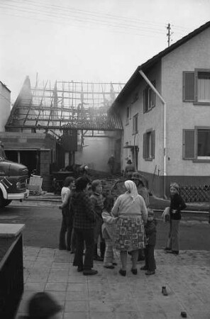 Großbrand bei einem landwirtschaftlichen Anwesen in der Enzianstraße in Stupferich