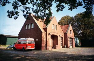 Freiwillige Feuerwehr: Feuerwehrhaus im Stadtteil Ahrensfelde