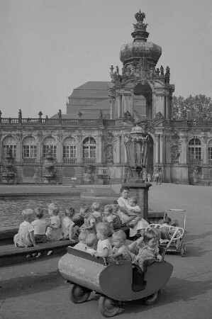 Kronentor : Dresden-Altstadt. Zwinger. Kronentor (Baubeginn 1714; M. D. Pöppelmann)