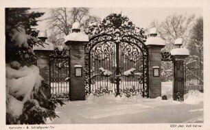 Postkartenalbum mit Motiven von Karlsruhe. "Karlsruhe in Baden. Schlossgarten-Tor". Tor im Schlossgarten