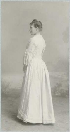 Frau in Reformkleid, Internationale Kunstausstellung Dresden
