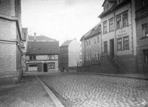 Ostseite gegenüber dem Stadttheater. Blick an der Mündung des Unterbergs