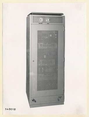 UKW-Tonsender, Schrank, Rückseite geschlossen, Foto 1954