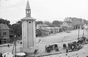 Karlovo: Ausblick auf Turm und Marktplatz