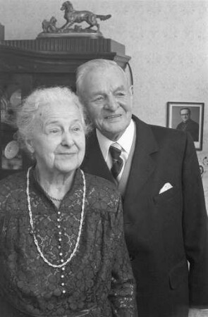 Eiserne Hochzeit der Eheleute Klara und Fritz Leideritz aus der Sudetenstraße in Knielingen
