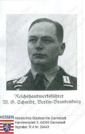 Schmidt, Wilhelm Georg (* 1900) / Porträt in NS-Uniform, Brustbild, mit Bildlegende