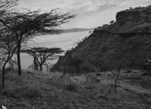 Der Shala Lake : Felsufer am Shala Lake