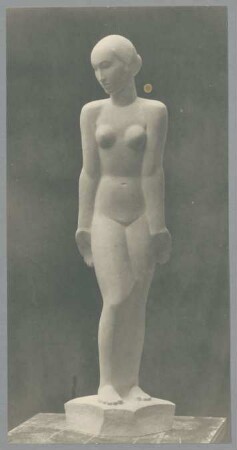 Niederblickende, 1920, Kalkstein