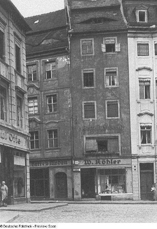 Bautzen, Hauptmarkt 5. Wohnhaus mit Laden, sogenanntes "Handtuch" (im Kern 1408). Straßenfront