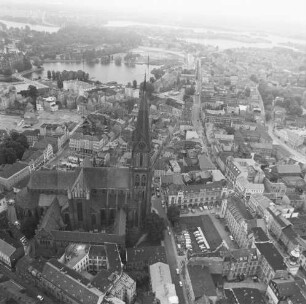 St.-Marien-Dom in der Altstadt von Schwerin : Blickrichtung Süden