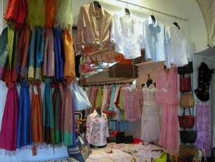 Insel Capri - Laden in Anacapri : Laden in Anacapri. Aufgenommen auf der italienischen Mittelmeerinsel Capri am 22. Juli 2004