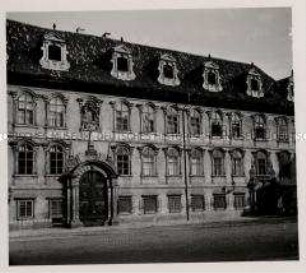Das hunderttürmige Prag, Palais Waldstein, Fassade