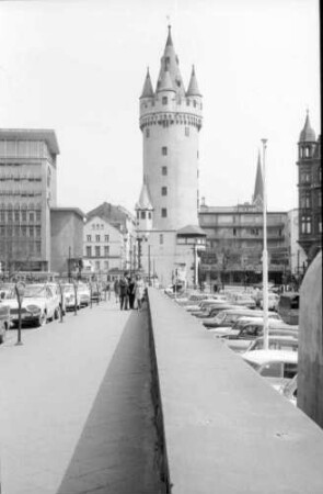 Frankfurt: Eschenheimer Turm, von Westen
